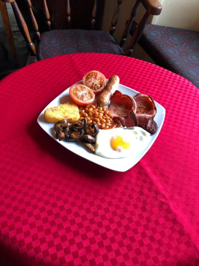 The Kings Arms Inn Stratton  Eksteriør billede